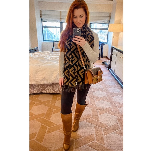 Meet your Posher, Lea - Picture 2 of 2